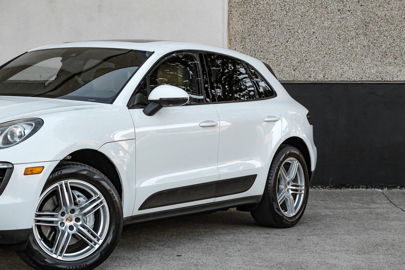 Used 2017 Porsche Macan S AWD/4WD image 6