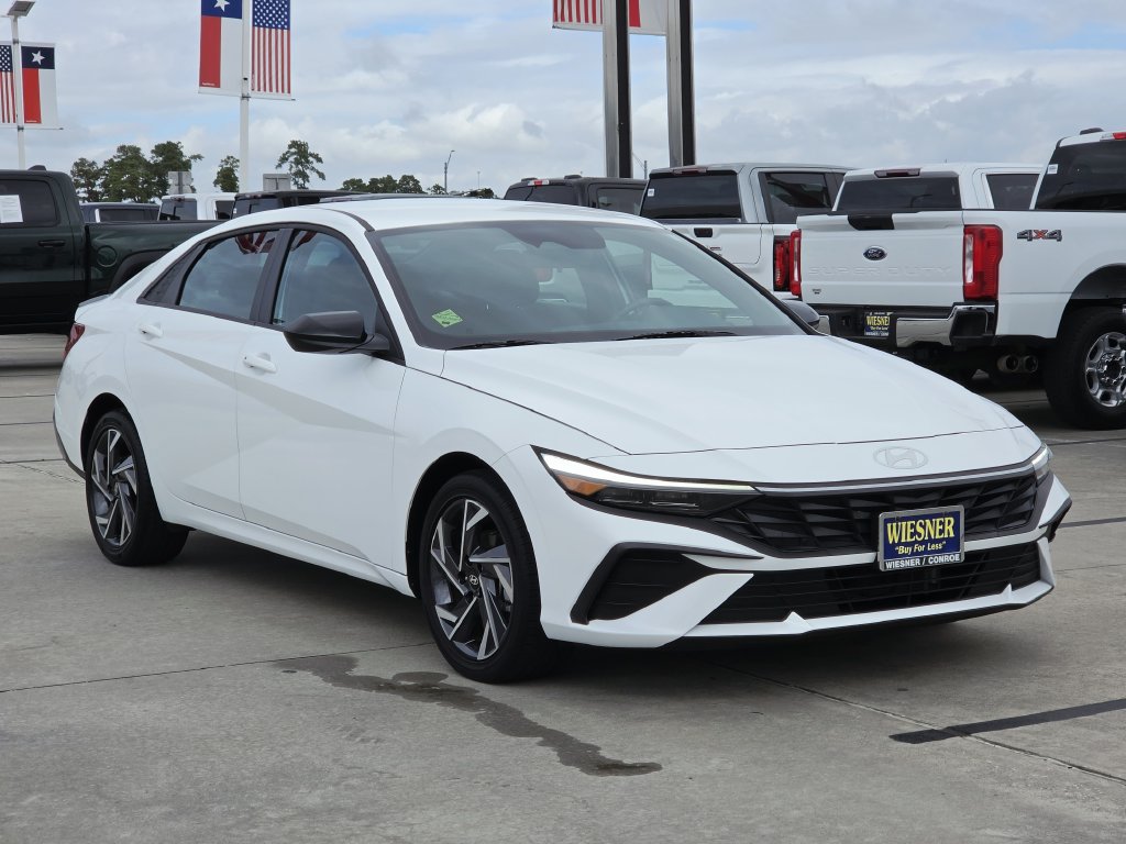 Used 2025 Hyundai Elantra SEL FWD image 6