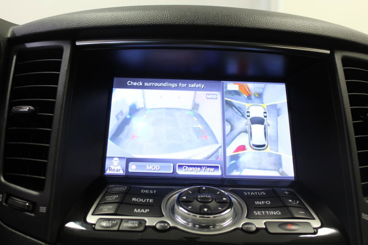 Used 2017 INFINITI QX70 AWD w/ Premium Package image 16