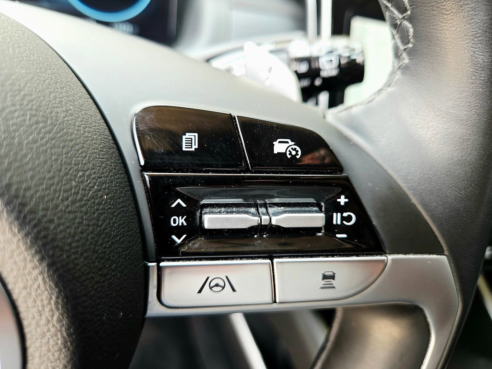 Certified 2024 Hyundai Tucson Limited image 13