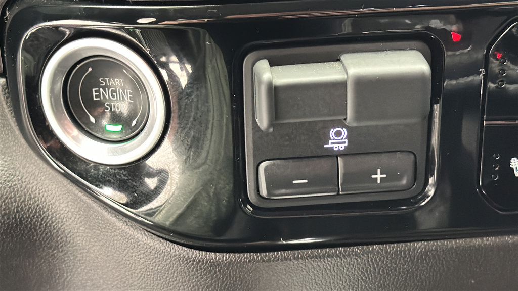 Used 2024 Chevrolet Silverado 1500 RST w/ Convenience Package II AWD/4WD image 23