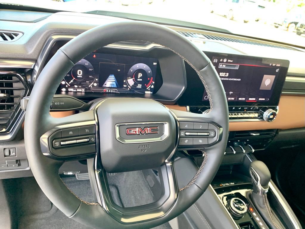 Used 2026 GMC Canyon AT4 w/ Technology Plus Package AWD/4WD image 31