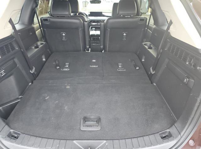 Used 2024 MAZDA CX-90 Plug-In Hybrid w/ Premium Pkg image 3