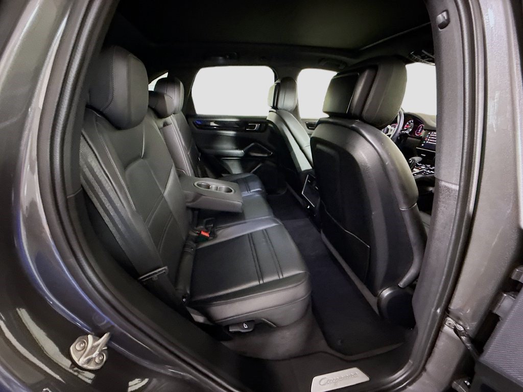 Used 2023 Porsche Cayenne AWD/4WD image 25