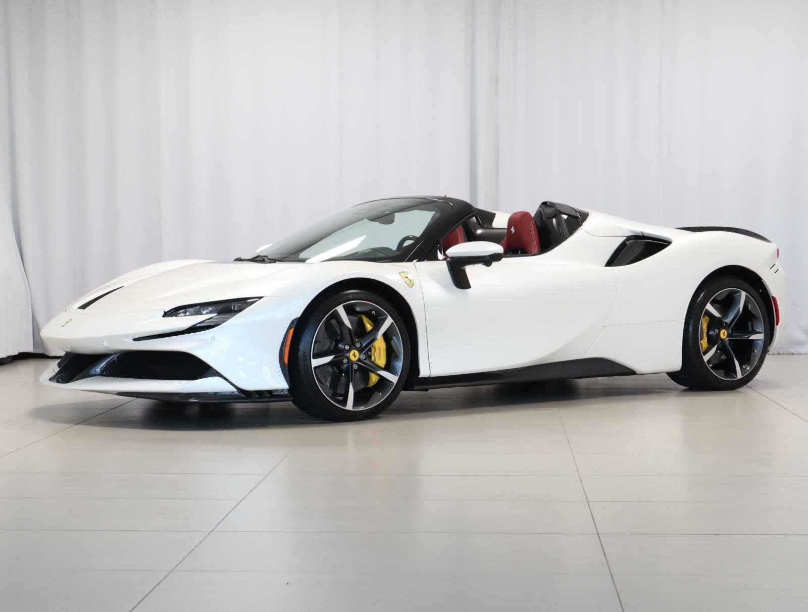 Certified 2023 Ferrari SF90 Spider image 1