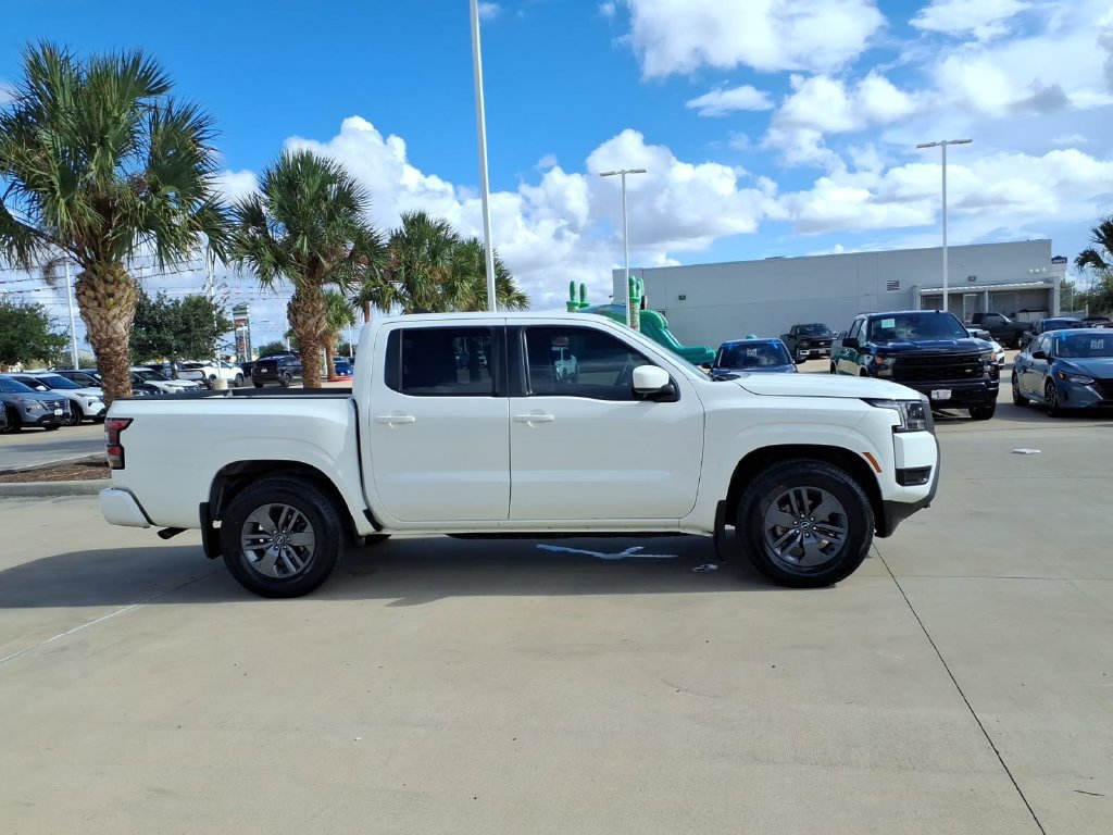Used 2025 Nissan Frontier SV RWD image 6