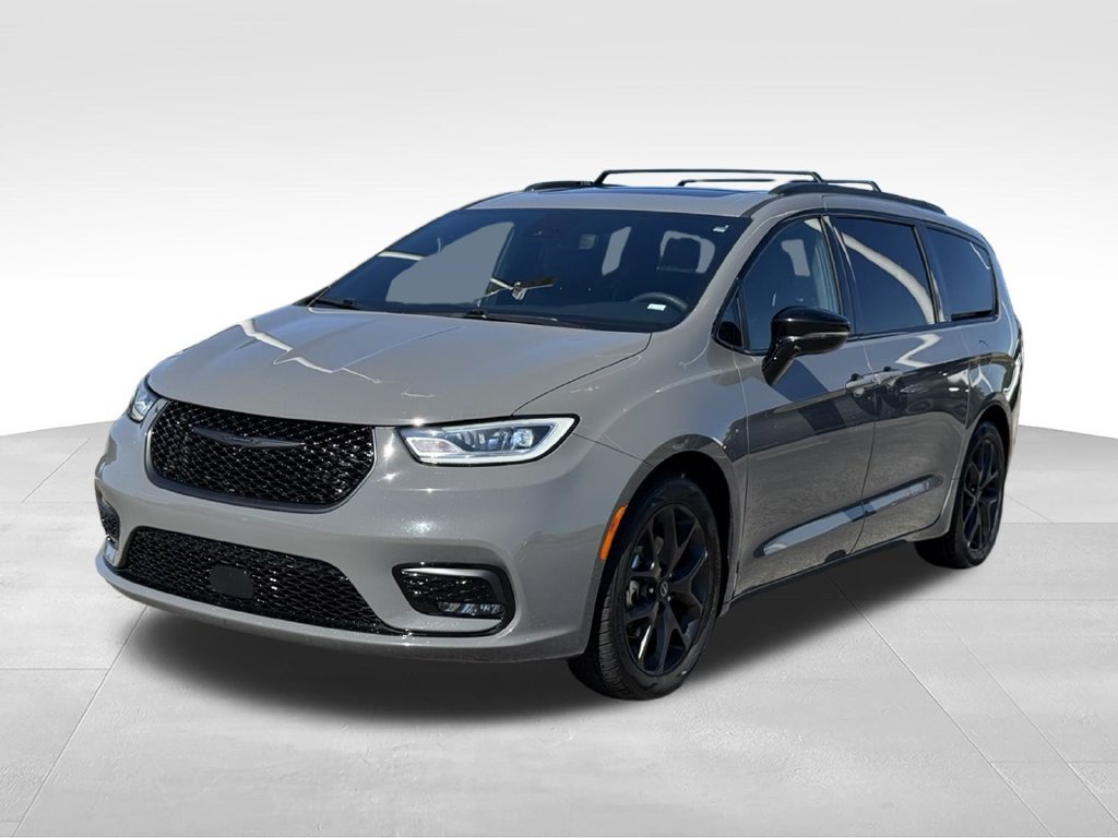 Used 2025 Chrysler Pacifica Limited