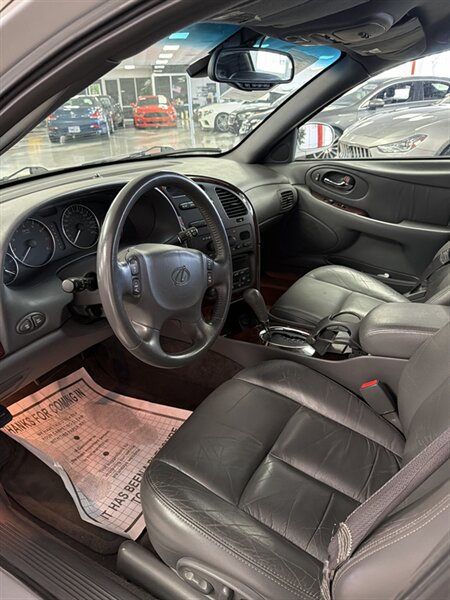 Used 2001 Oldsmobile Aurora 3.5 w/ Convenience Pkg FWD image 17
