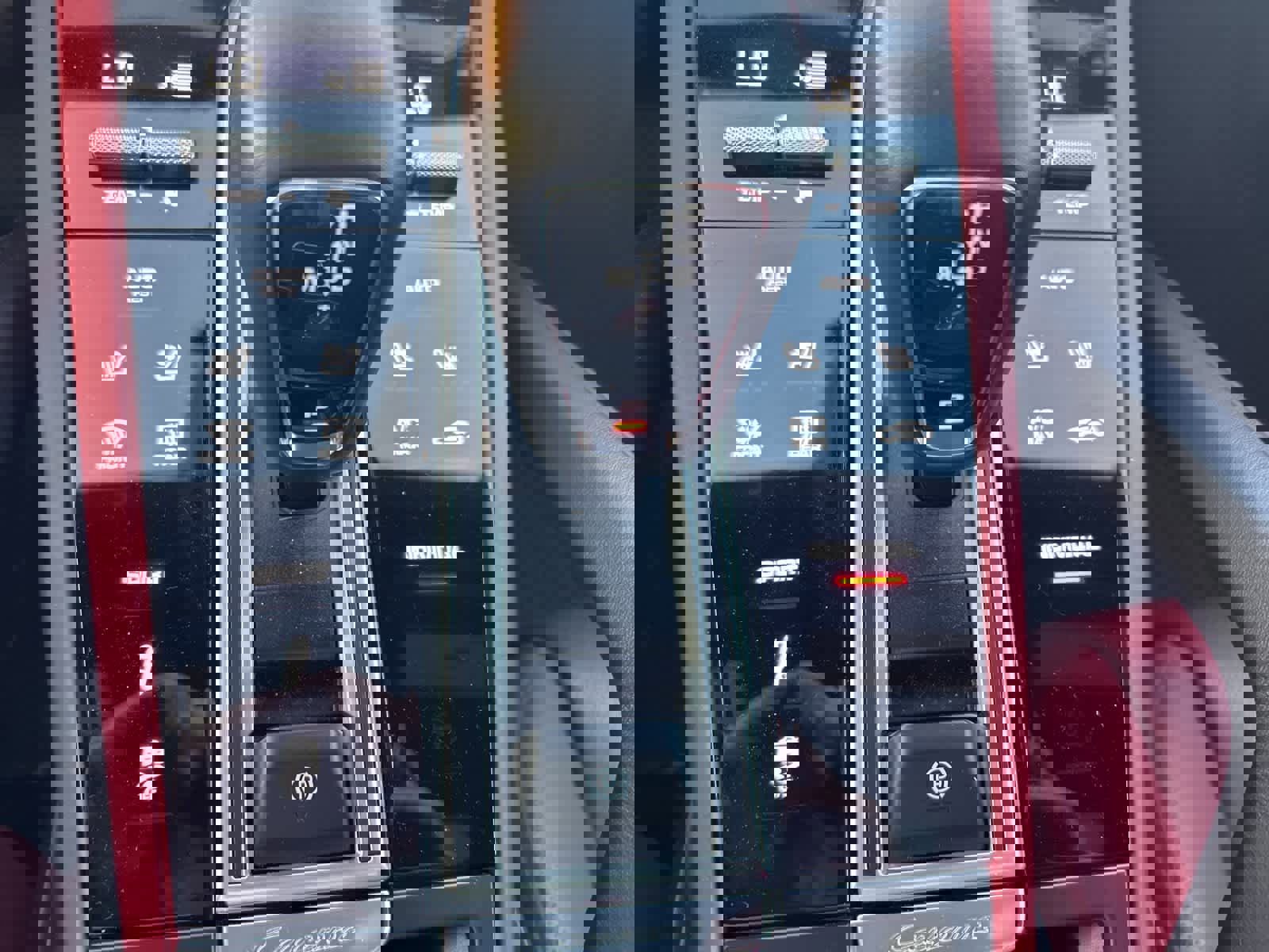 Used 2023 Porsche Cayenne Platinum Edition image 39