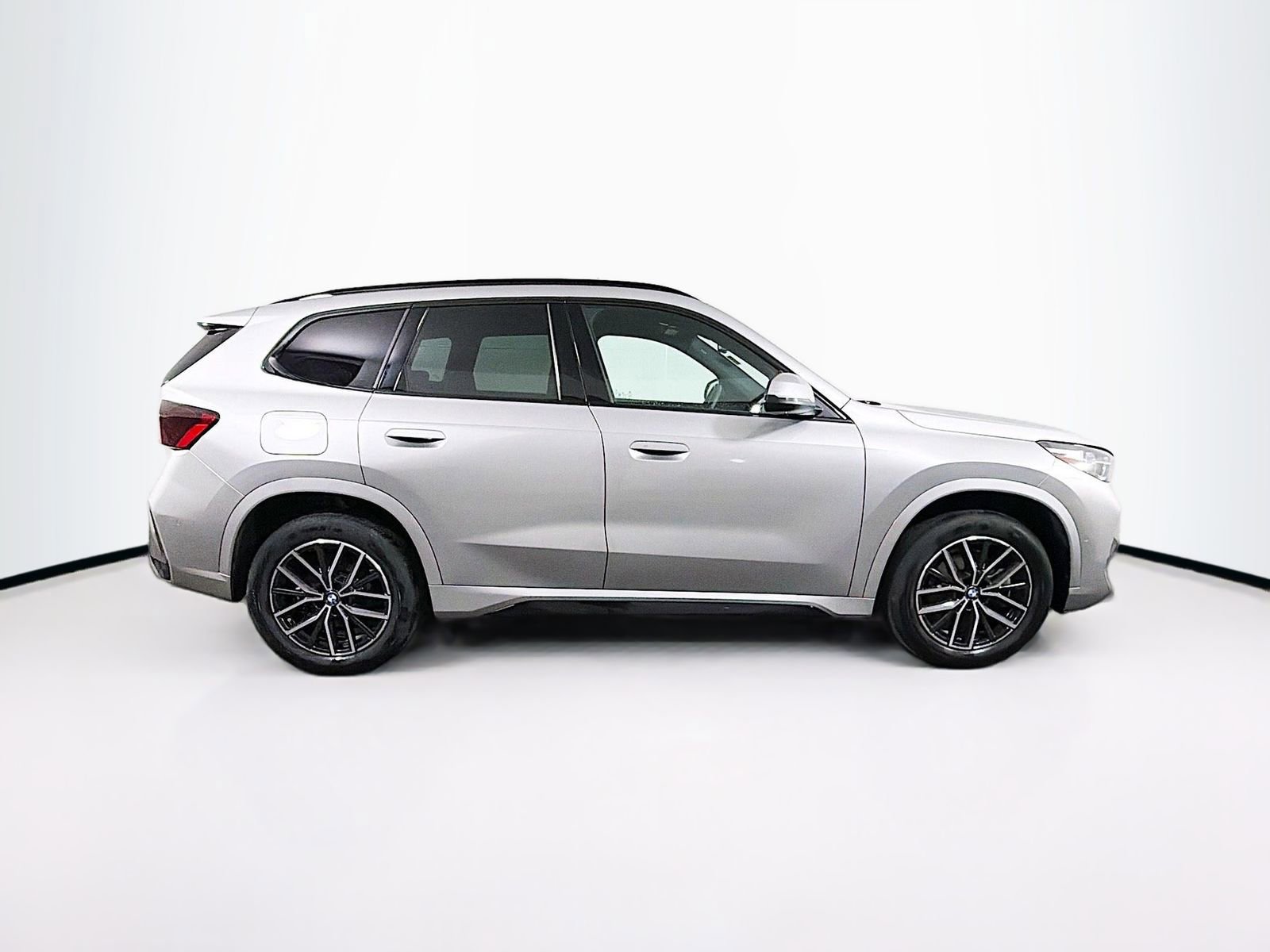 Used 2026 BMW X1 xDrive28i w/ M Sport Package AWD/4WD image 8