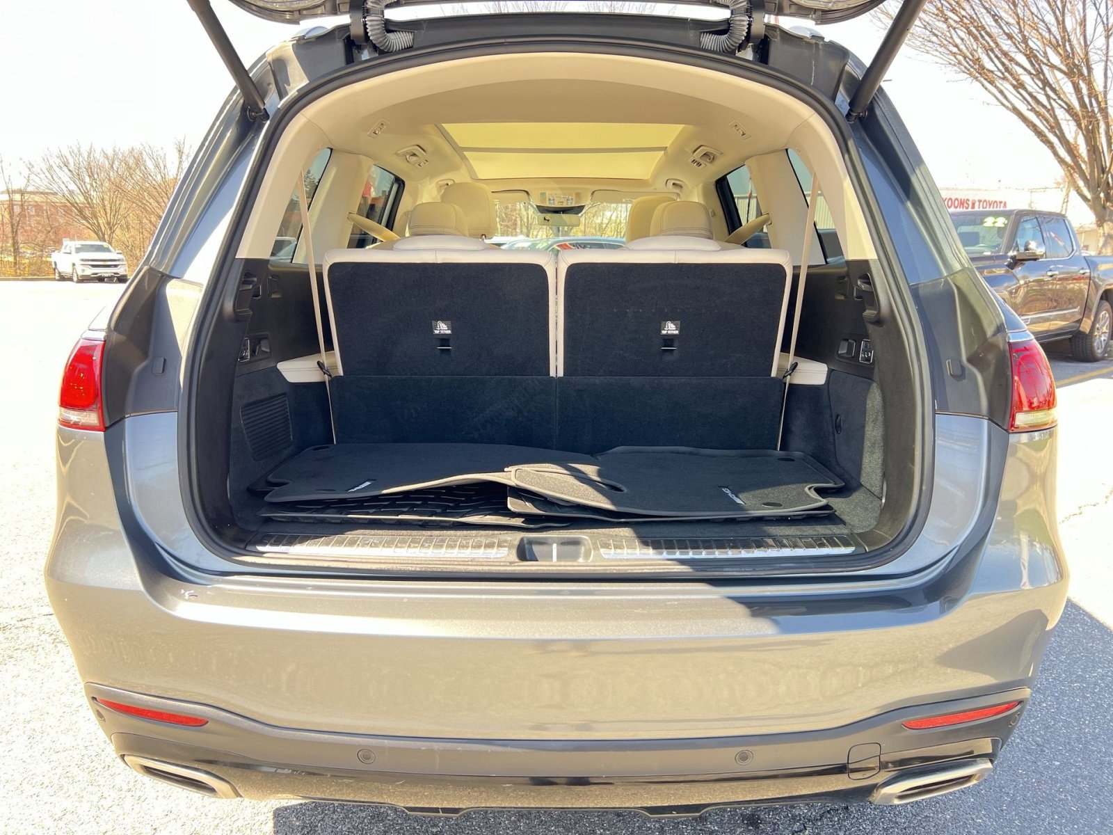 Used 2023 Mercedes-Benz GLS 580 4MATIC image 27