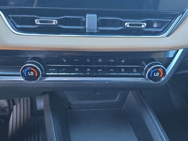 Used 2025 Chevrolet Equinox ACTIV image 24