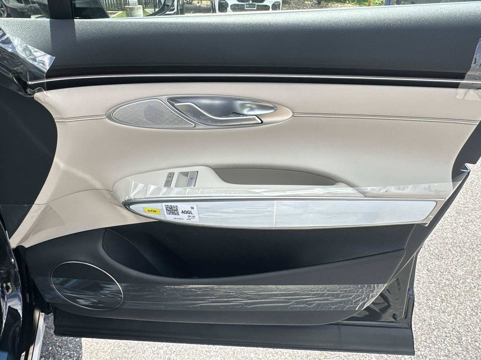 New 2027 Genesis GV70 2.5T Select AWD/4WD image 29