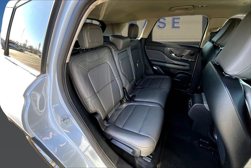 Used 2025 Lincoln Corsair Premiere image 27