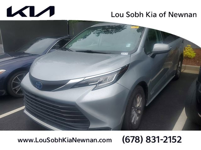 Used 2021 Toyota Sienna LE FWD image 1