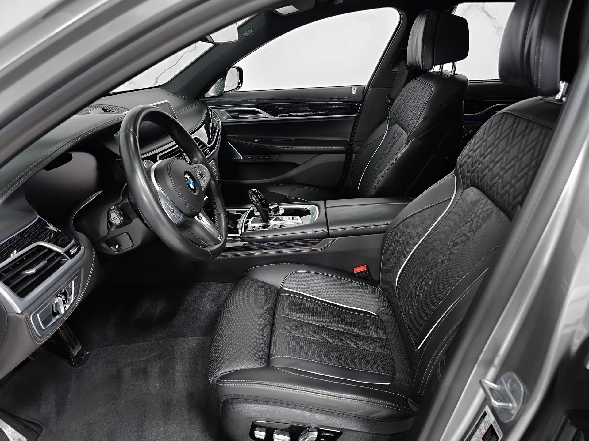 Used 2022 BMW 750i xDrive w/ Executive Package image 19