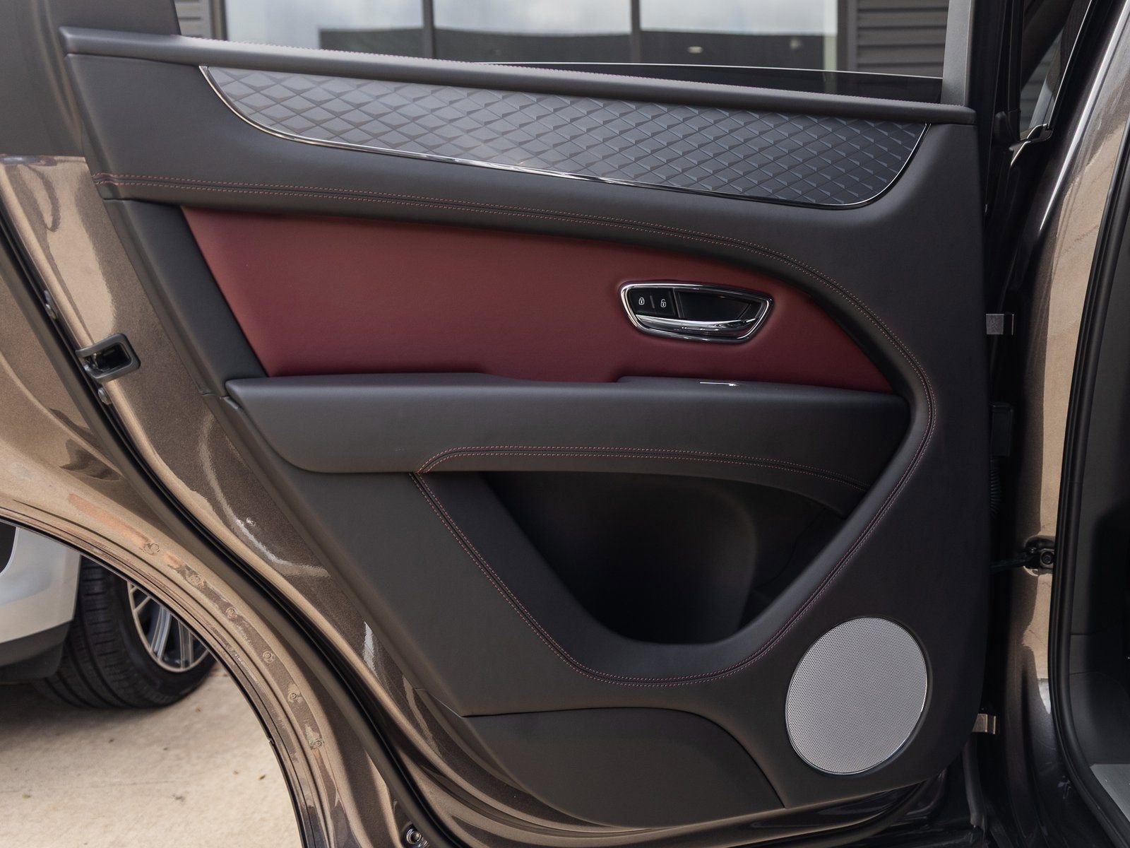 Used 2022 Bentley Bentayga image 37