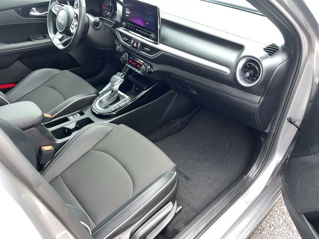Used 2023 Kia Forte GT-Line w/ GT-Line Premium Package image 7