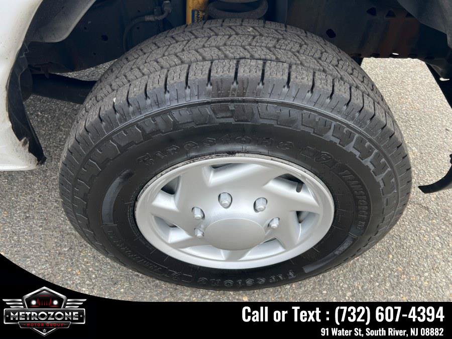 Used 2014 Ford E-350 and Econoline 350 Super Duty w/ Power Group RWD image 36