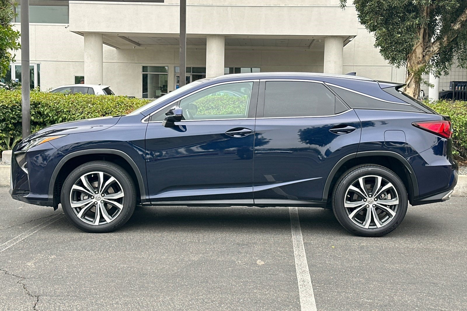 Used 2017 Lexus RX 350 FWD w/ Premium Package image 2