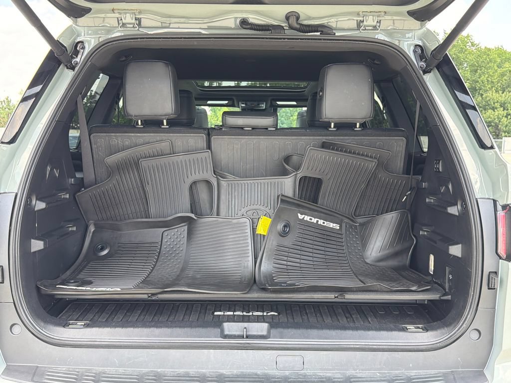 Used 2024 Toyota Sequoia Platinum AWD/4WD image 6