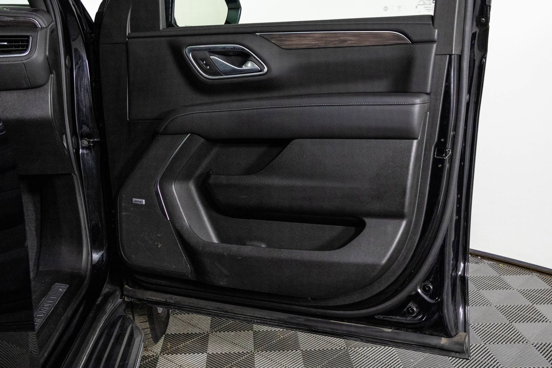 Certified 2024 Chevrolet Tahoe LT w/ LT Signature Package image 43