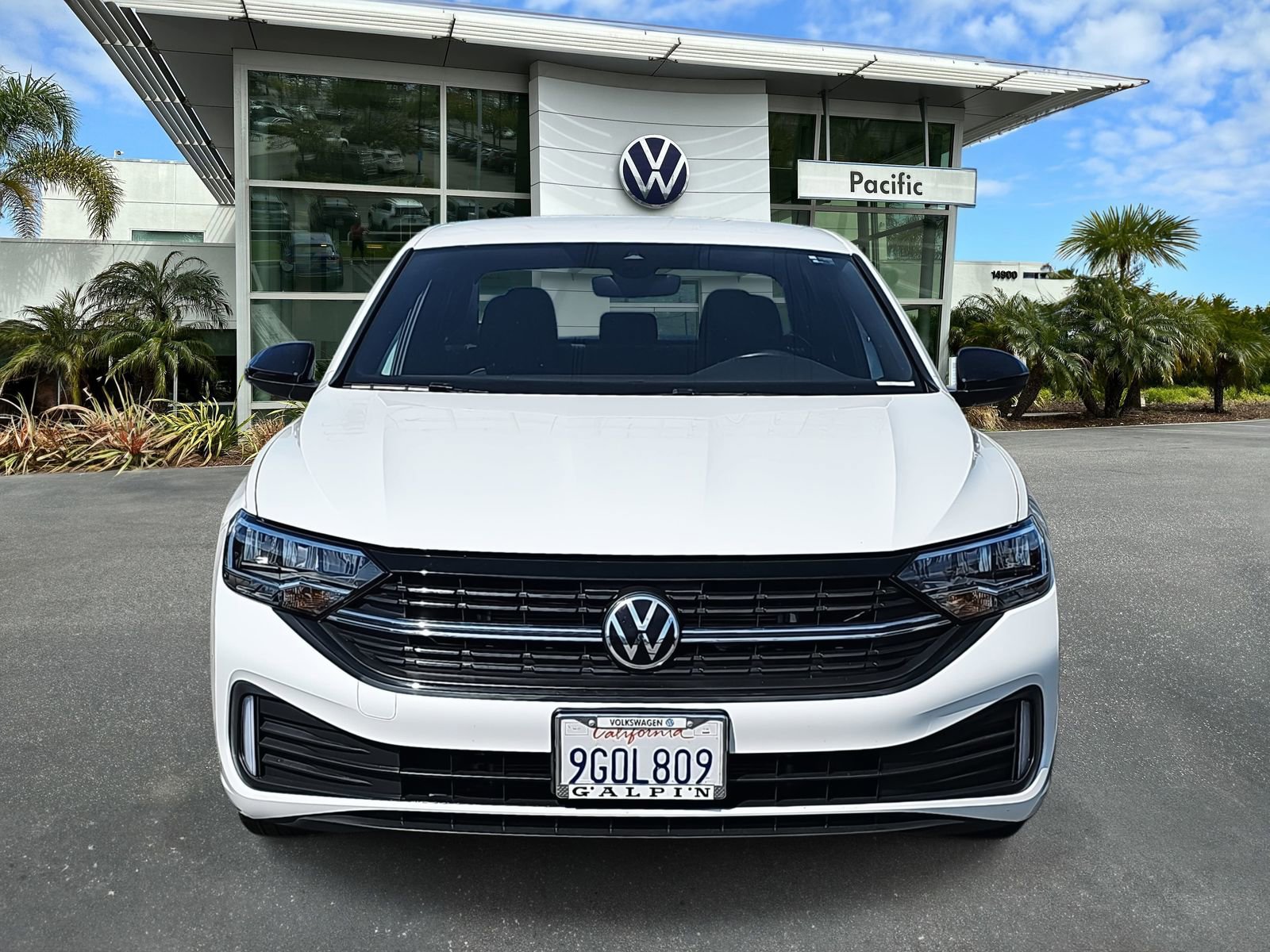 Used 2023 Volkswagen Jetta Sport image 2