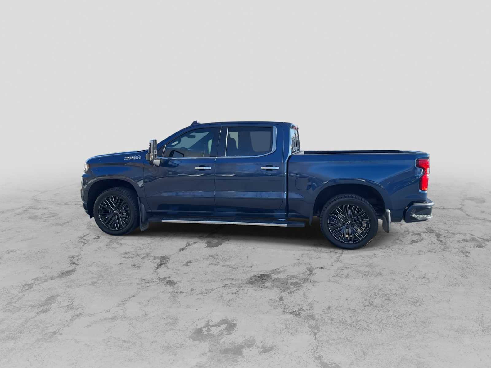 Used 2021 Chevrolet Silverado 1500 High Country w/ Technology Package image 5
