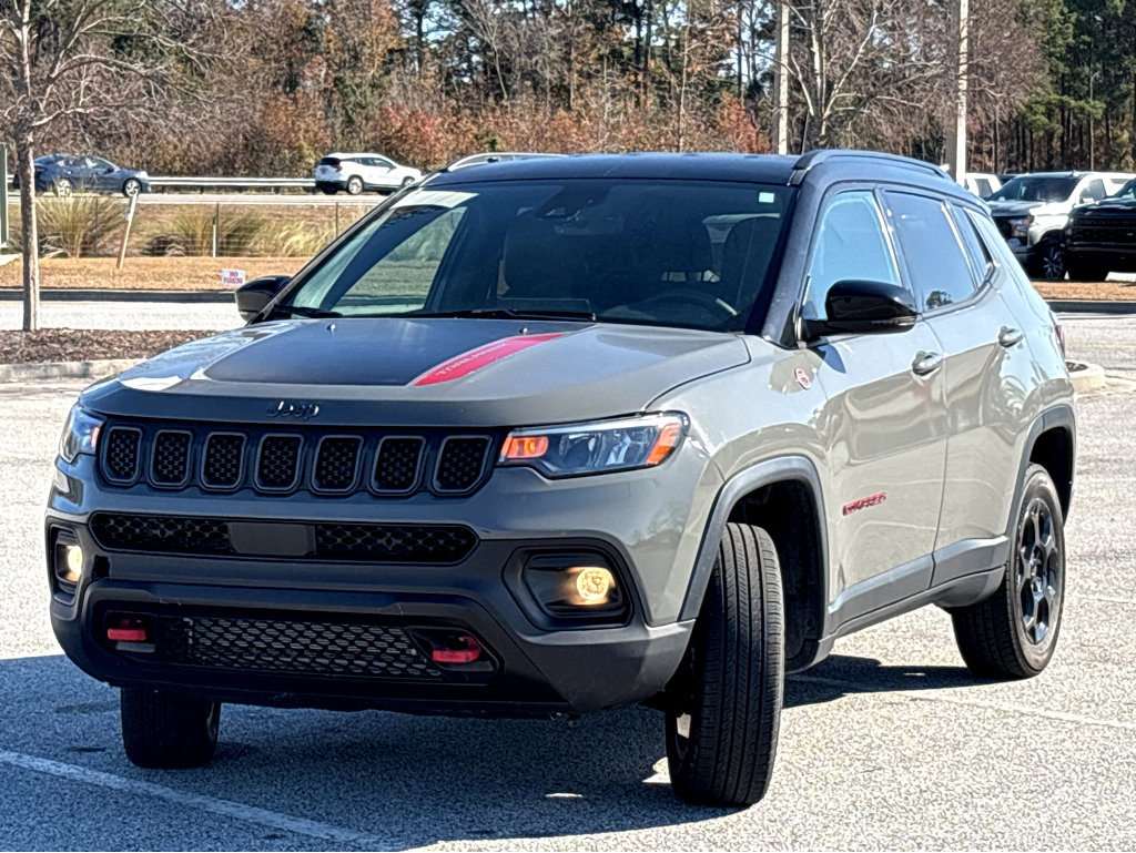 Used 2023 Jeep Compass Trailhawk image 3