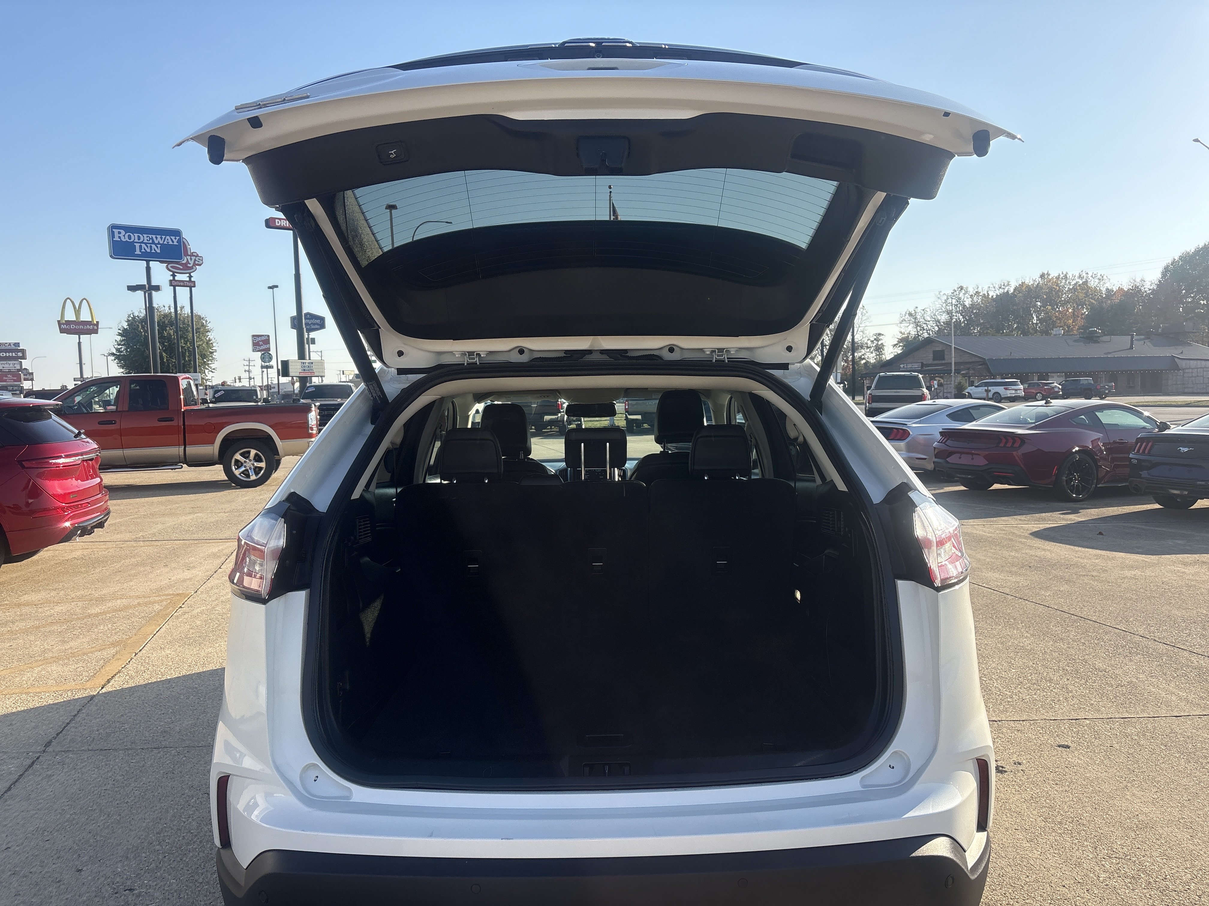 Used 2021 Ford Edge SEL w/ Convenience Package FWD image 5