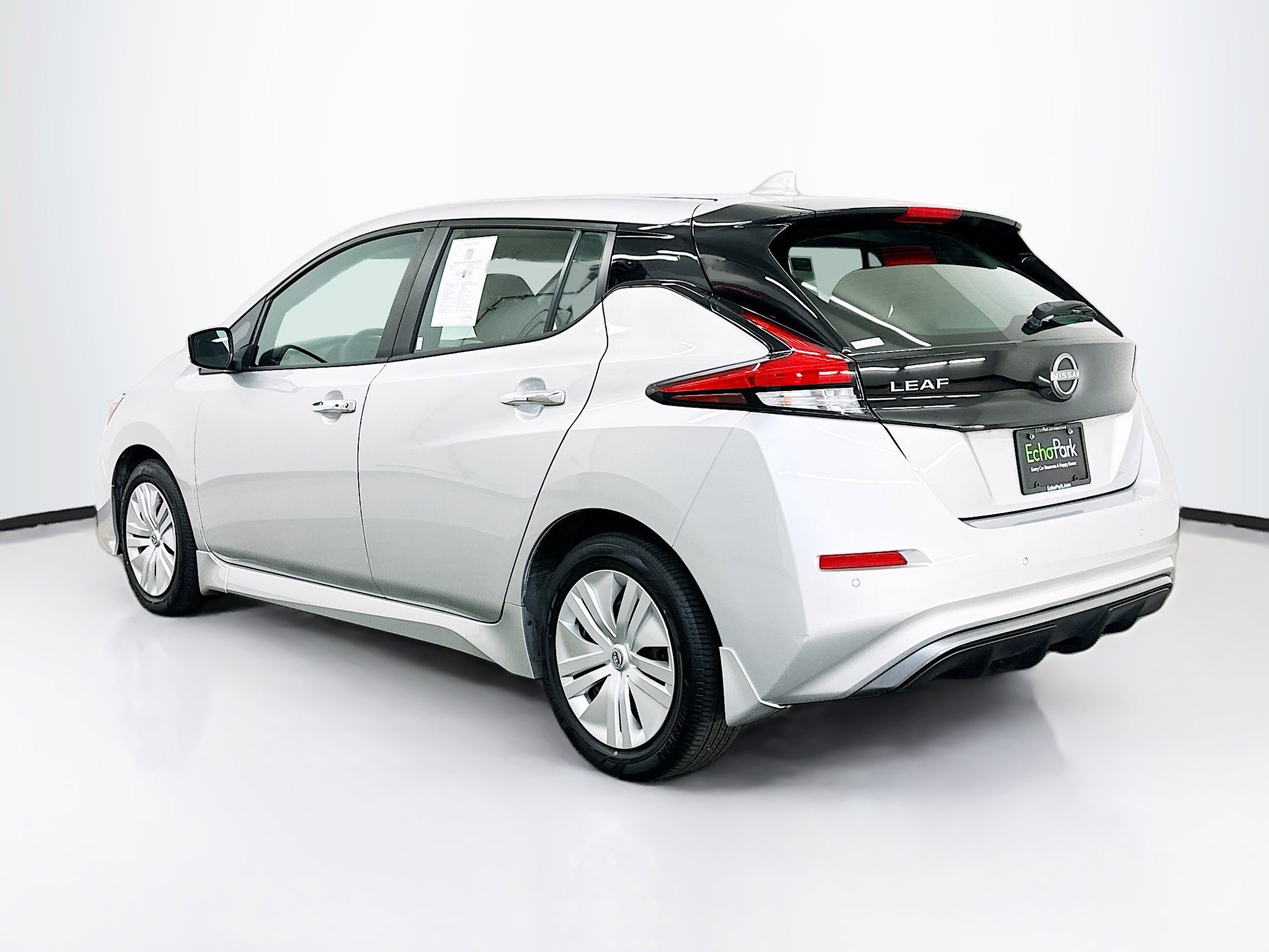 Used 2024 Nissan Leaf S image 5