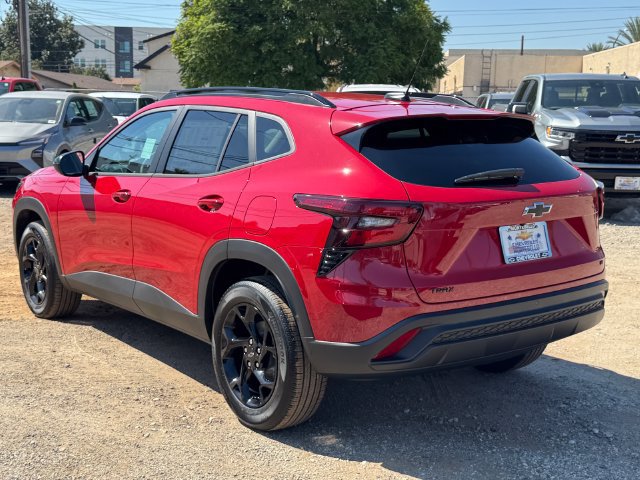 New 2026 Chevrolet Trax LT w/ Driver Confidence Package FWD image 3