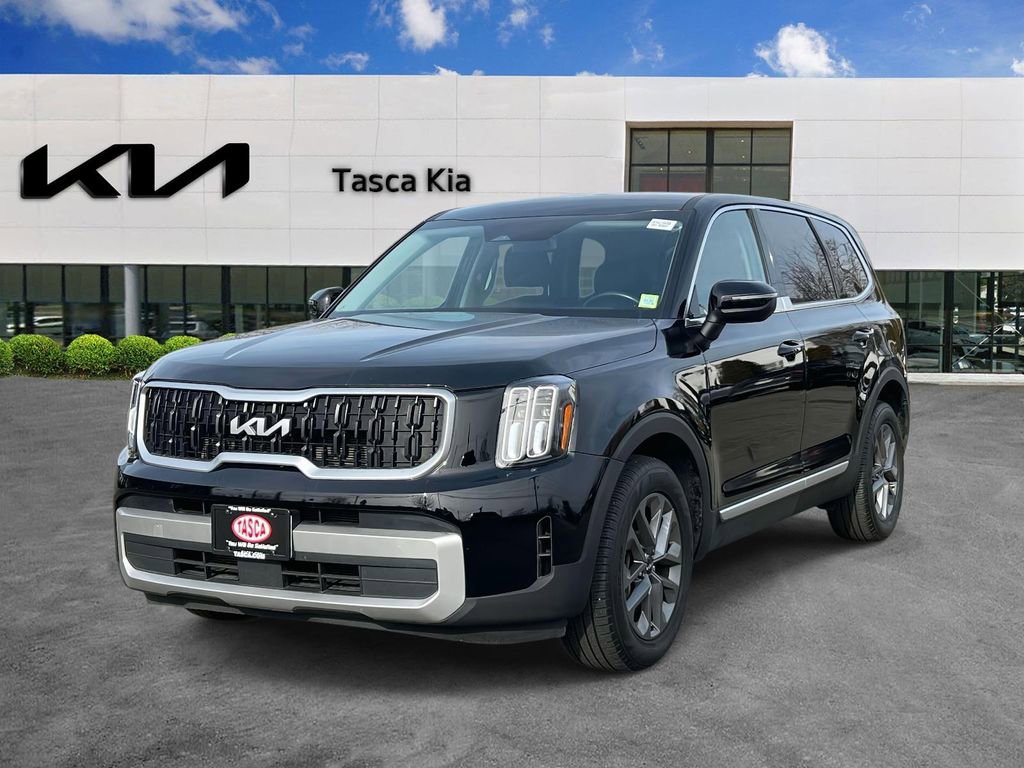 Used 2023 Kia Telluride LX FWD image 3