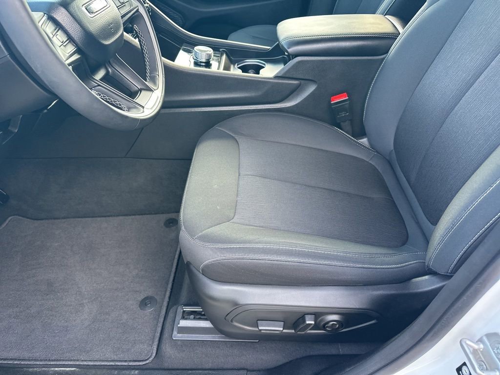 Used 2024 Jeep Grand Cherokee L Laredo w/ Luxury Tech Group I image 7