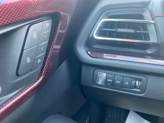 Used 2026 Chevrolet Traverse RS AWD/4WD image 17