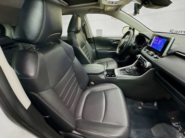Used 2023 Toyota RAV4 XLE Premium image 28
