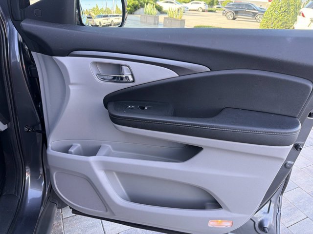 Used 2023 Honda Ridgeline RTL-E image 16
