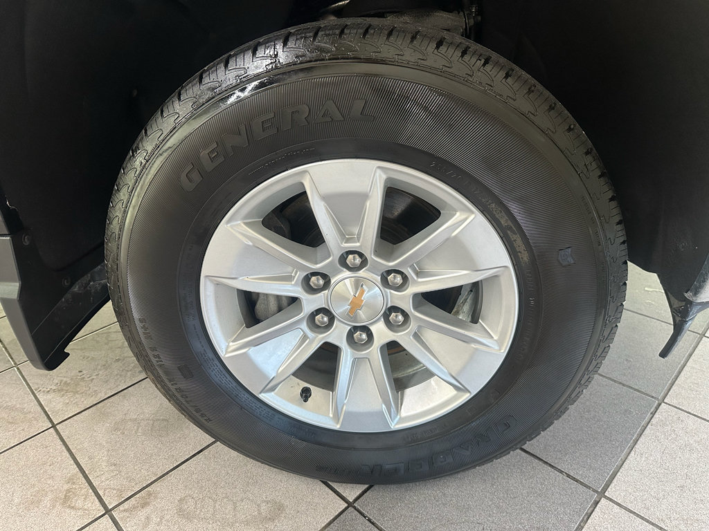 Used 2025 Chevrolet Silverado 1500 LT AWD/4WD image 14