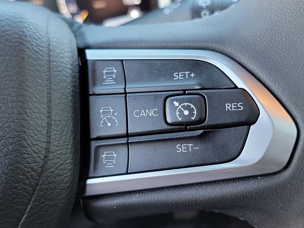 Used 2023 Jeep Compass Limited w/ Elite Group image 7