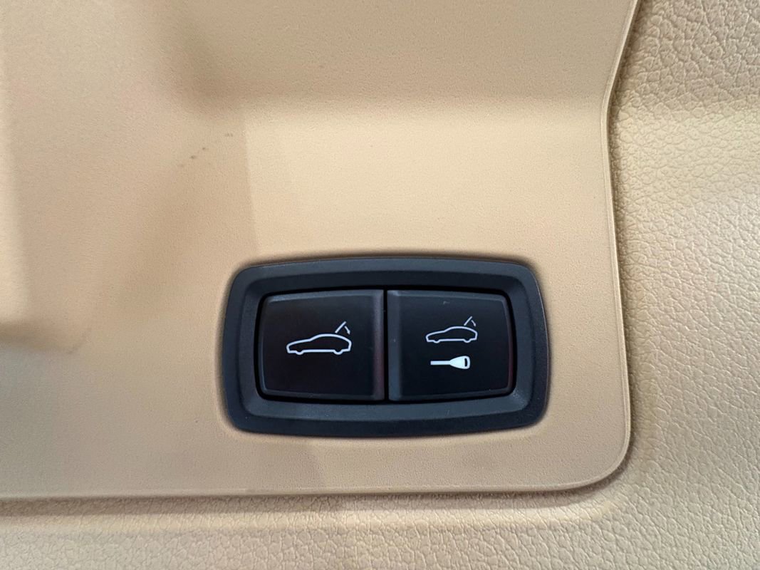 Used 2015 Porsche Panamera GTS w/ Premium Package Plus image 41