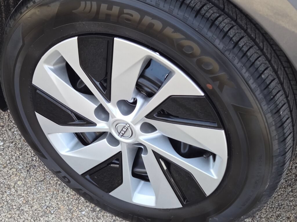 Used 2025 Nissan Altima 2.5 S FWD image 13
