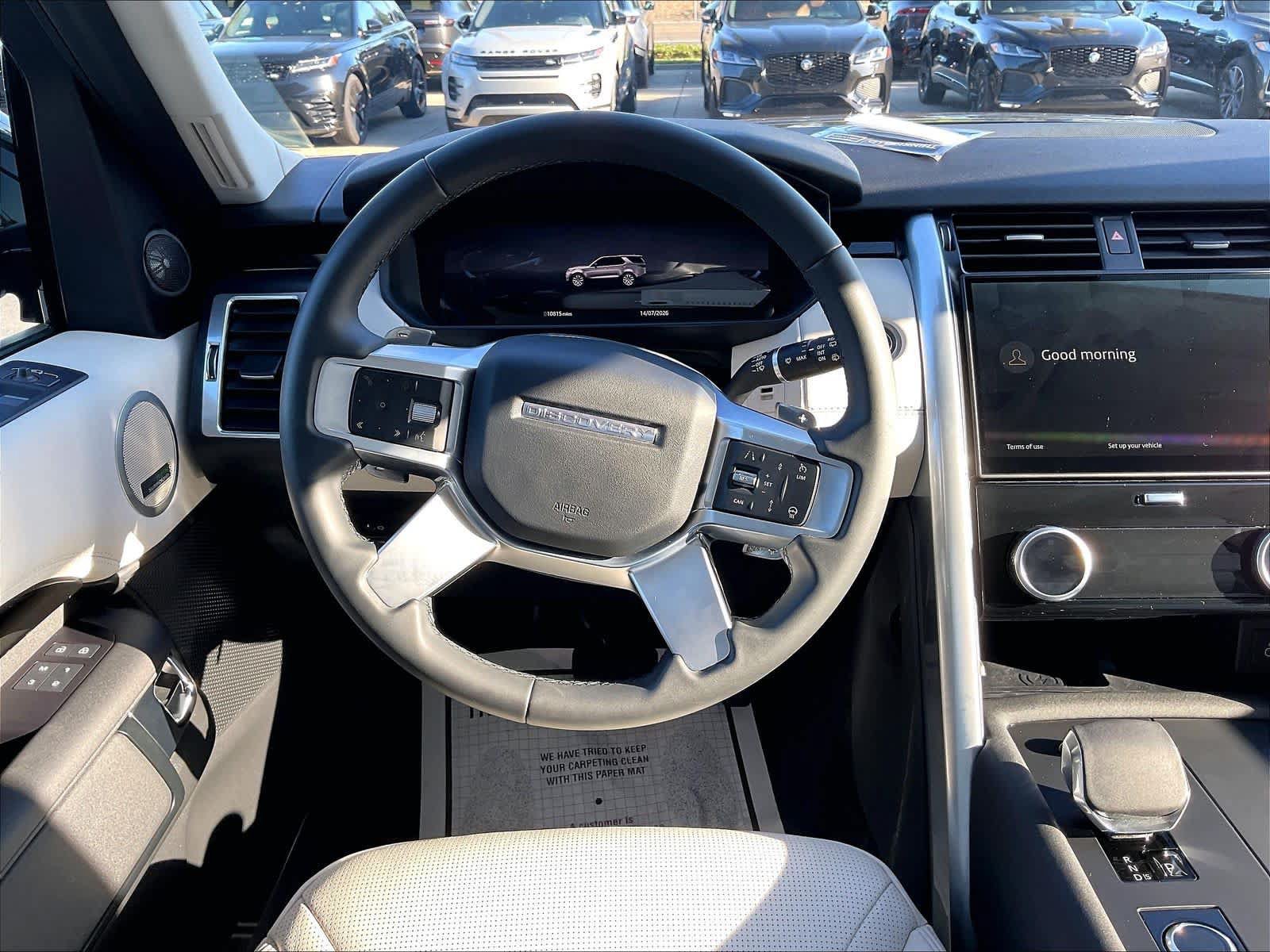 Used 2025 Land Rover Discovery S AWD/4WD image 7