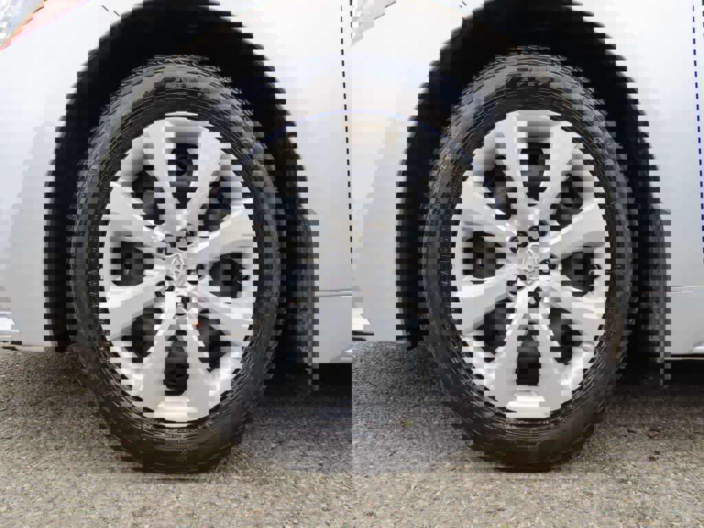 Used 2022 Toyota Corolla LE w/ Carpet Mat Package (TMS) image 9