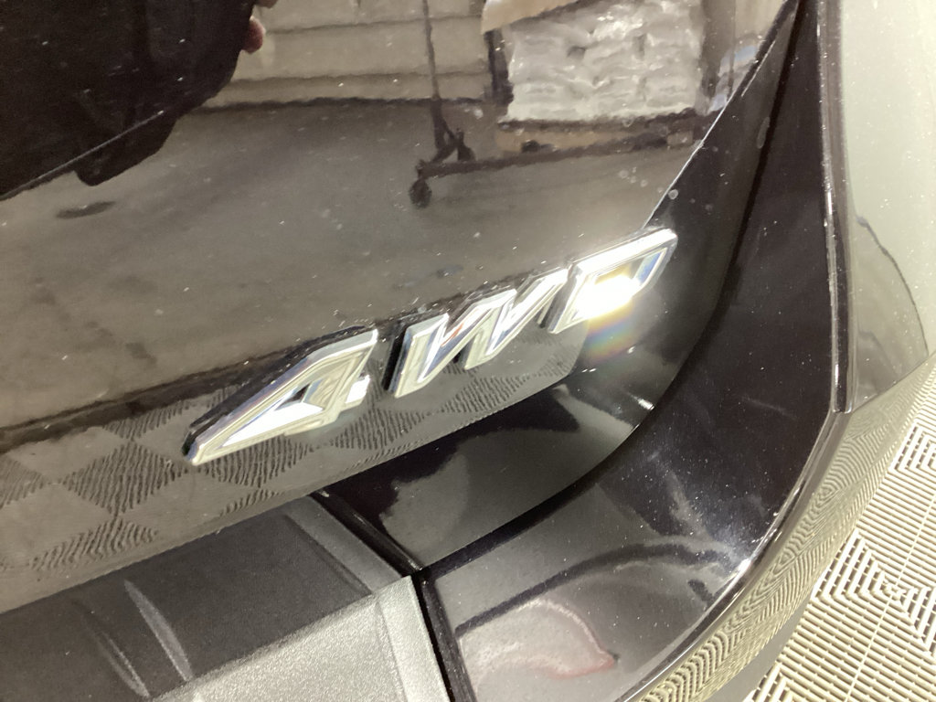Used 2023 Ford Explorer XLT w/ Equipment Group 202A AWD/4WD image 37