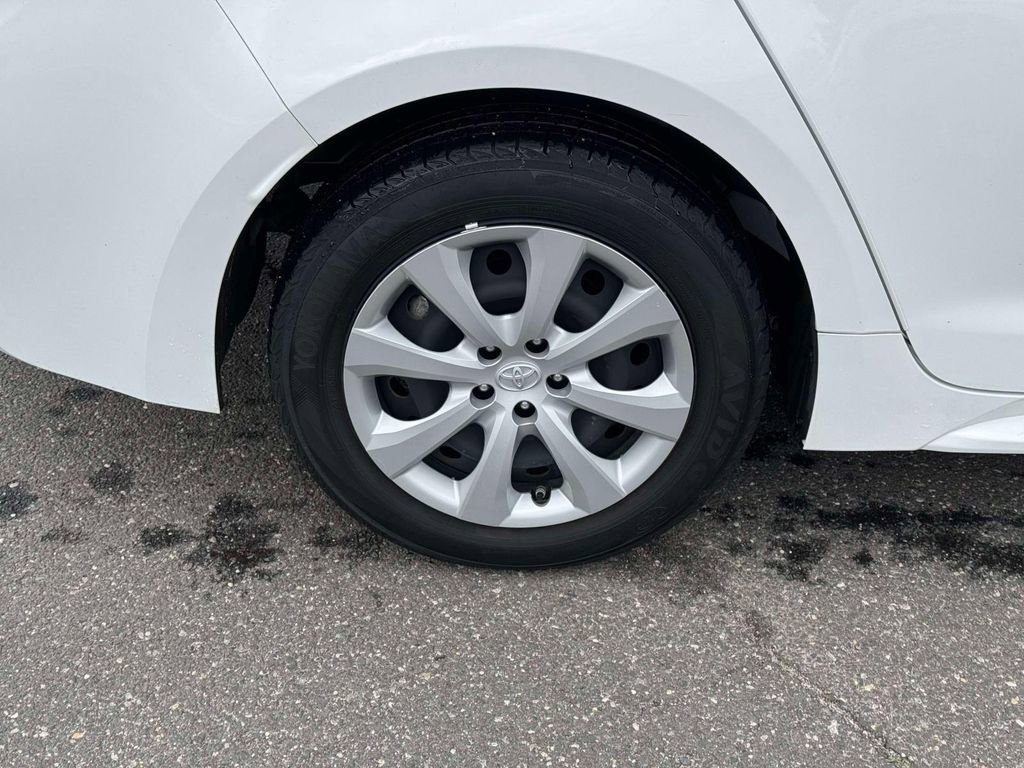 Used 2023 Toyota Corolla LE FWD image 10