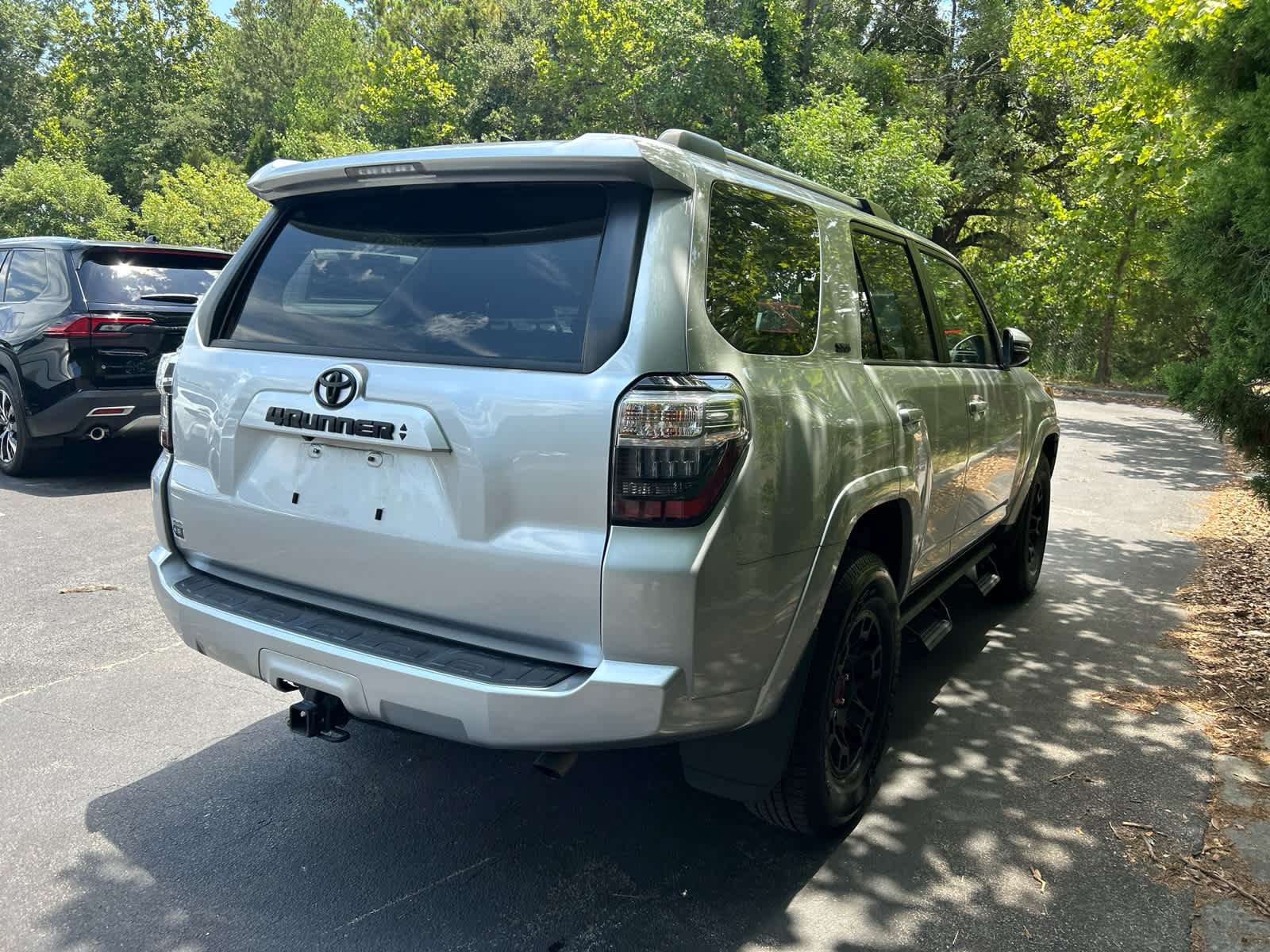 Used 2023 Toyota 4Runner SR5 Premium w/ Moonroof Package RWD image 5