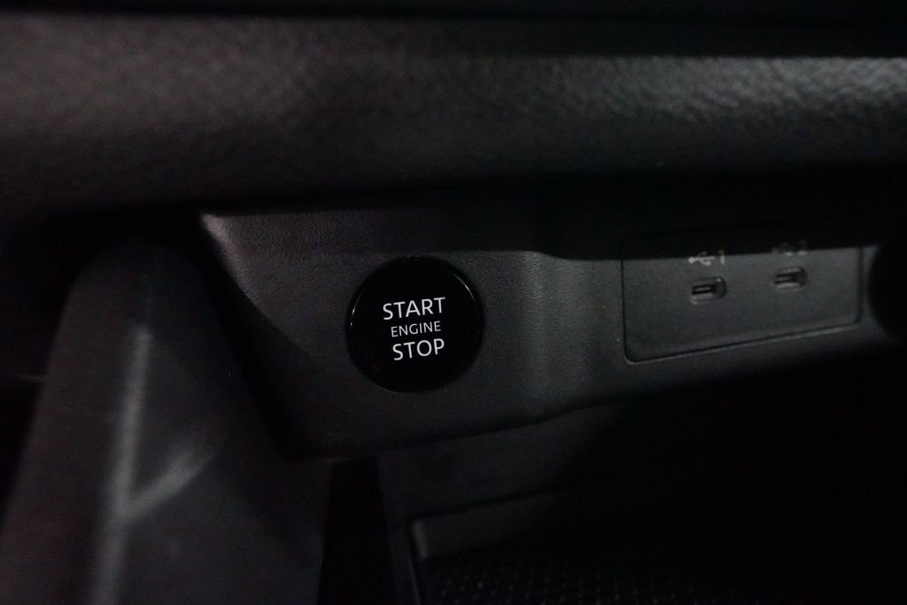 Used 2024 Nissan Rogue S image 30