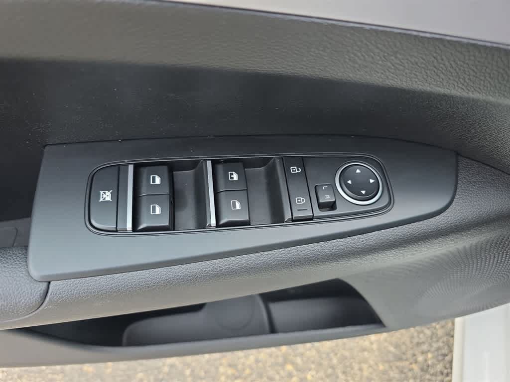 Used 2024 Kia Forte LXS w/ LXS Technology Package FWD image 31
