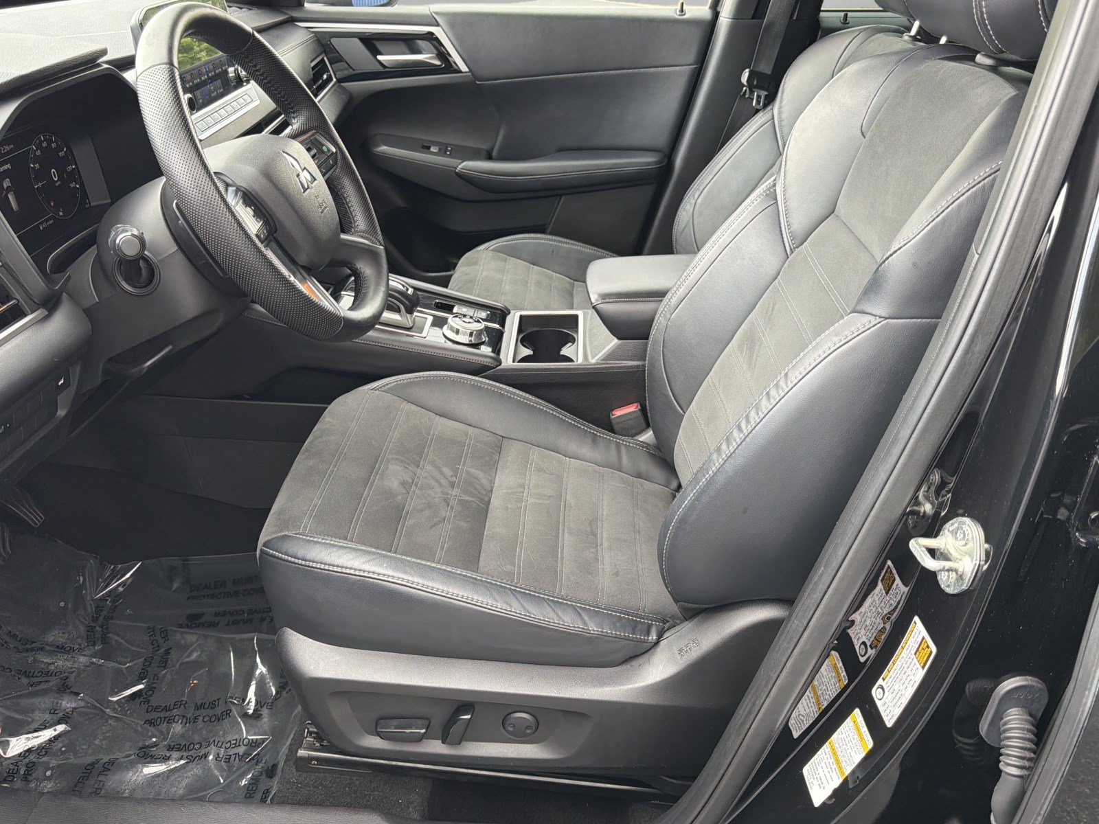 Used 2023 Mitsubishi Outlander SE FWD image 7