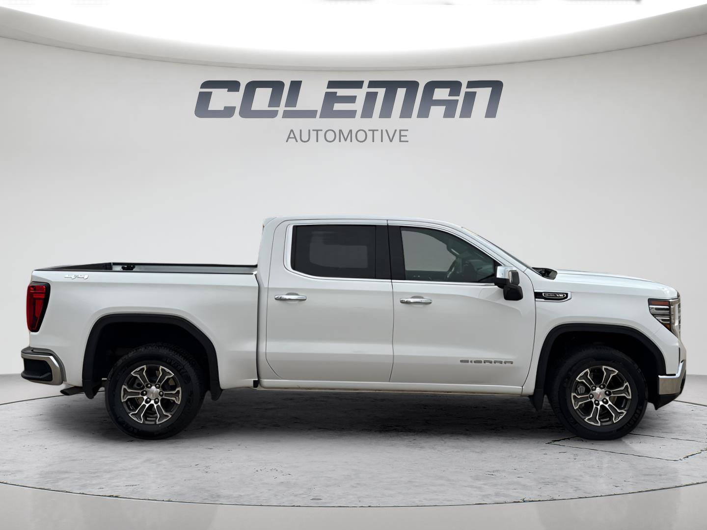 Used 2025 GMC Sierra 1500 SLT image 6